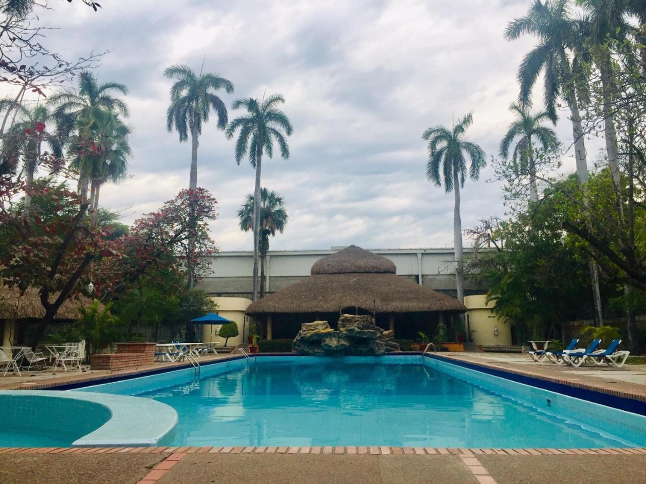 Hotel Valles Сьюдад-Вальес Экстерьер фото